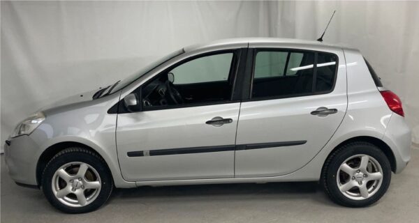 1 Renault Clio