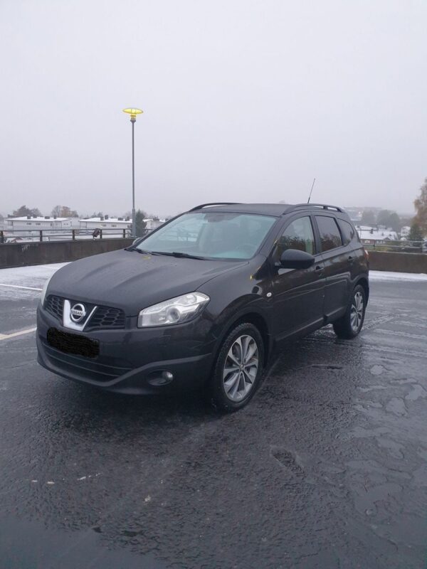1 Nissan Qashqai +2