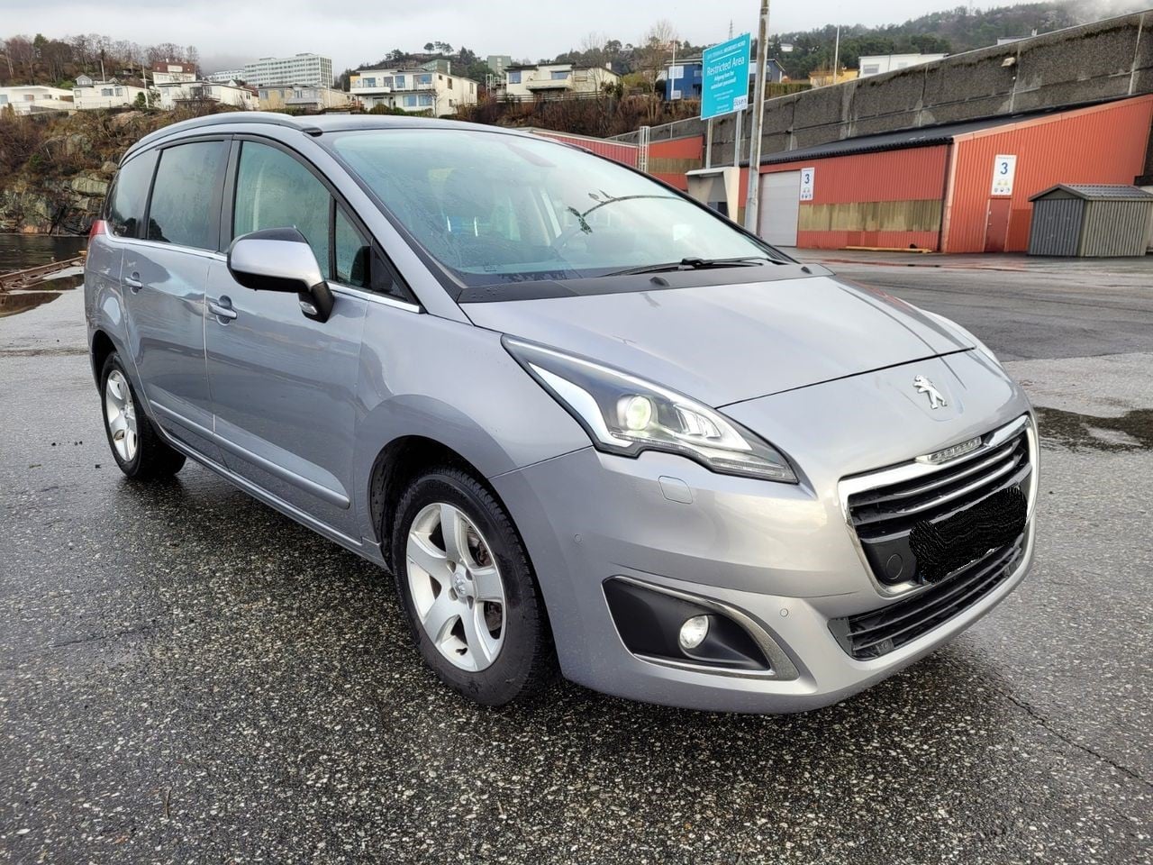 Peugeot 5008