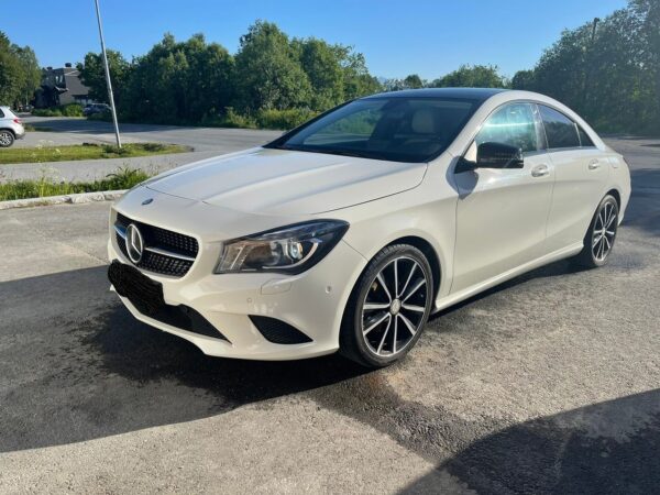 1 Mercedes-Benz CLA