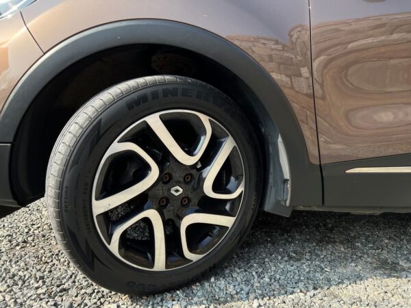 10 Renault Captur
