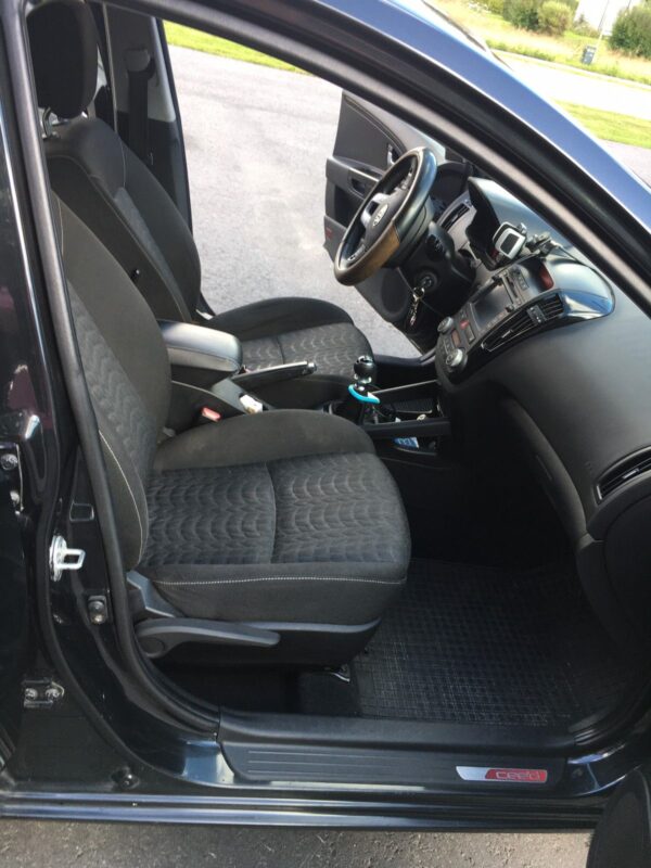 10 Kia Ceed
