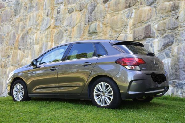 10 Citroën C4