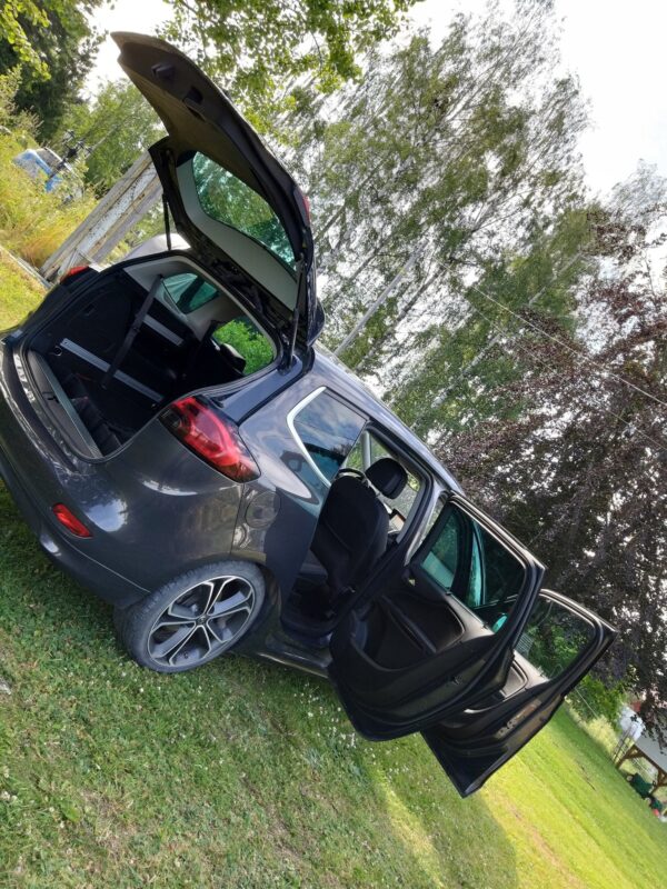 11 Opel Zafira Tourer 7 Place