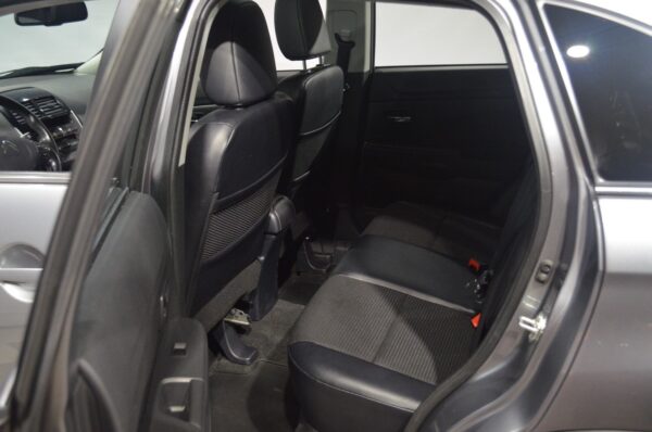 11 Citroen C4