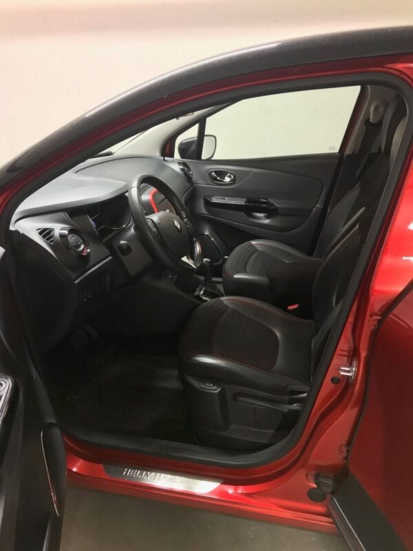11 Renault Captur