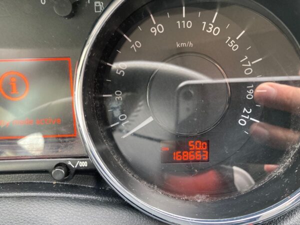 11 Peugeot 5008