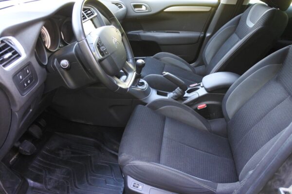 11 Citroën C4