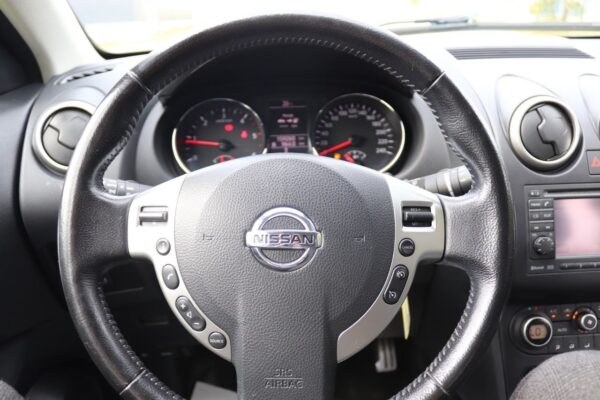 11 Nissan Qashqai