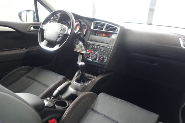 11 Citroën C4
