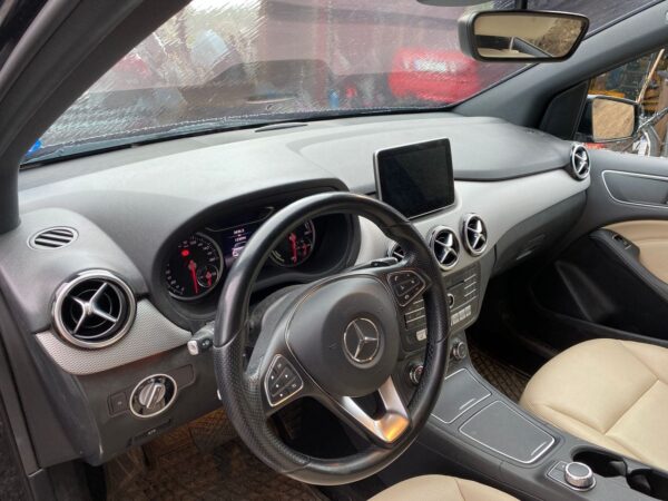 11 Mercedes-Benz Classe B