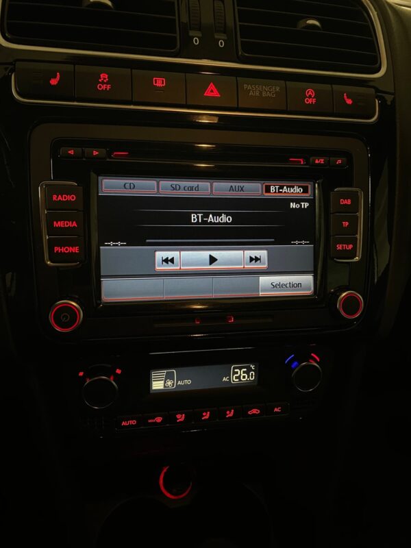 11 Volkswagen Polo