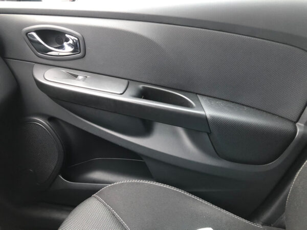 11 Renault Clio