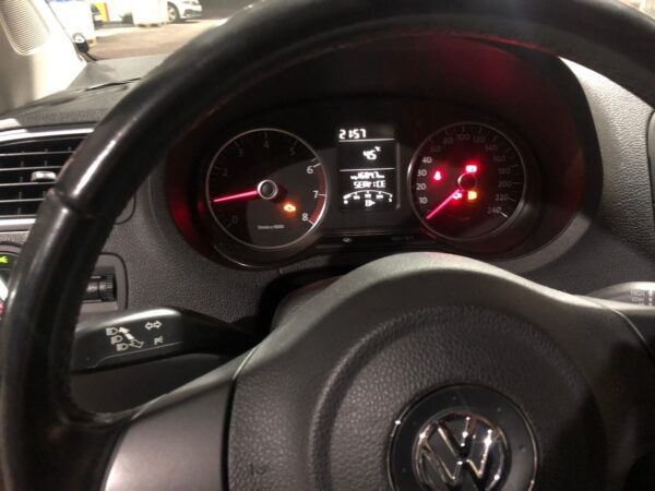 11 Volkswagen Polo