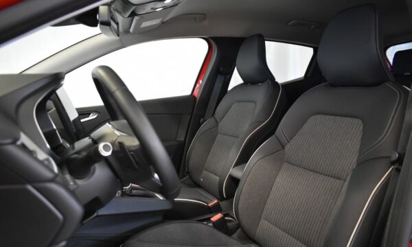 11 Renault Clio
