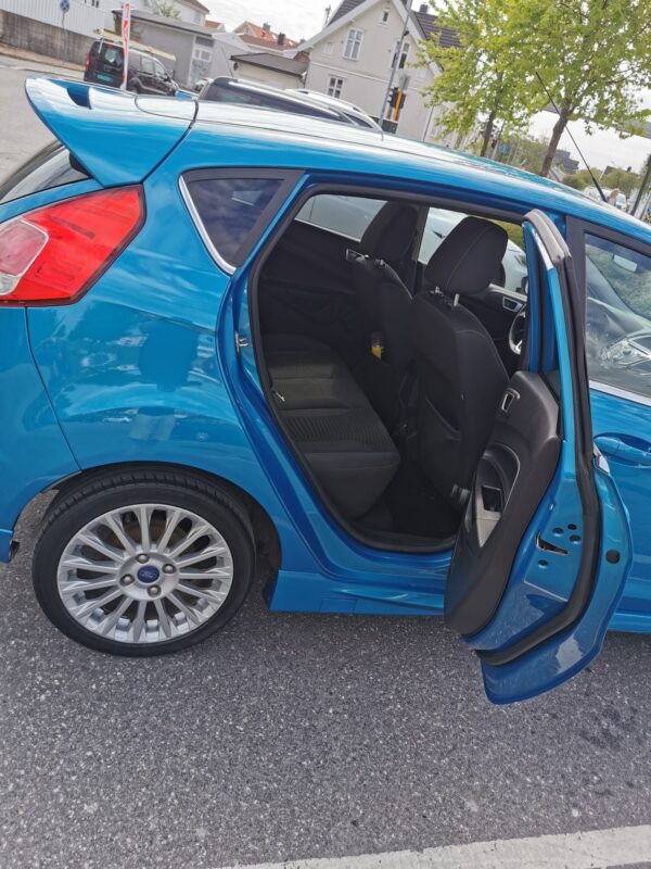 11 Ford Fiesta
