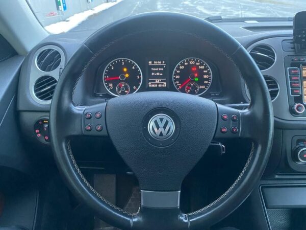 11 Volkswagen Tiguan