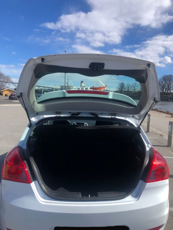 11 Kia Cee'd