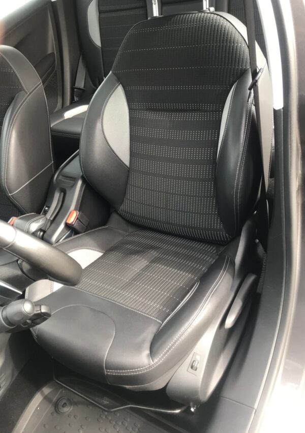 11 Peugeot 2008