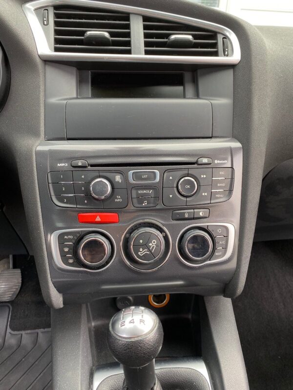 11 Citroen C4