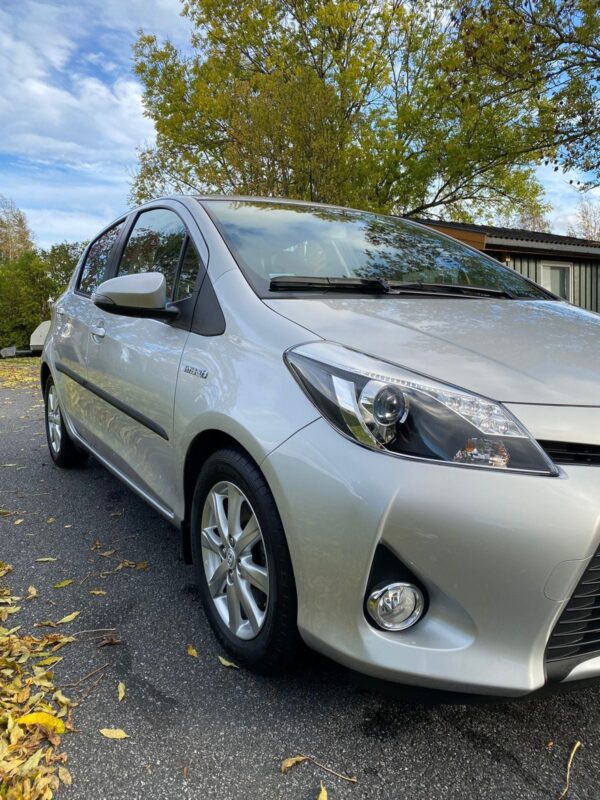 11 Toyota Yaris