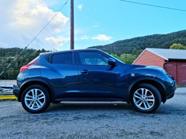 11 NISSAN JUKE