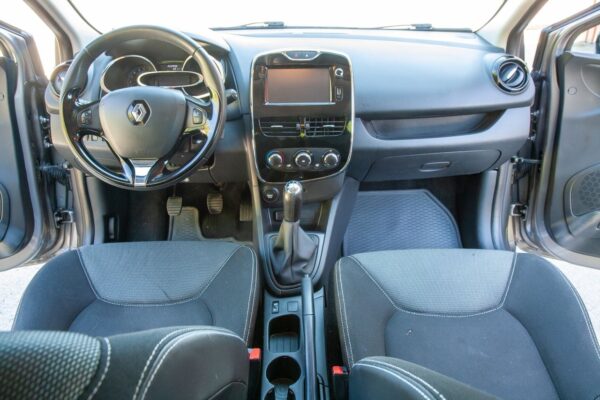 11 Renault Clio