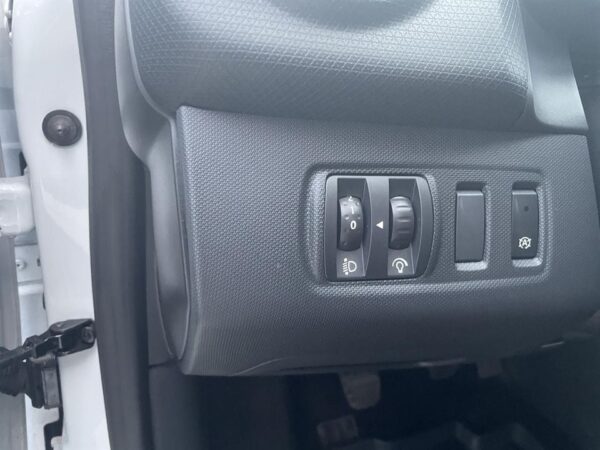 11 Renault Clio