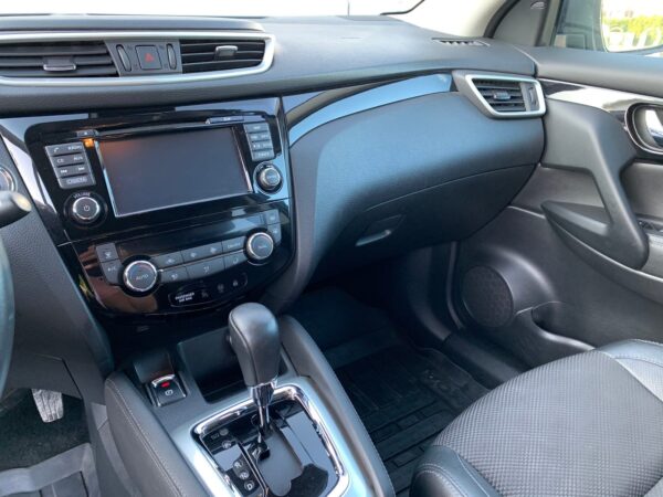 11 Nissan Qashqai
