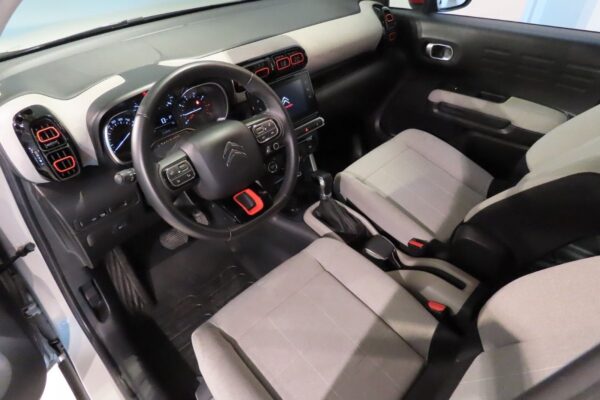 12 Citroen C3