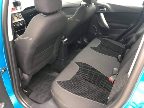 12 Citroën C3