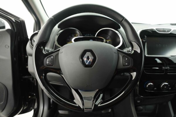 12 Renault Clio