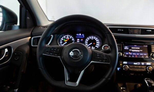 12 Nissan Qashqai