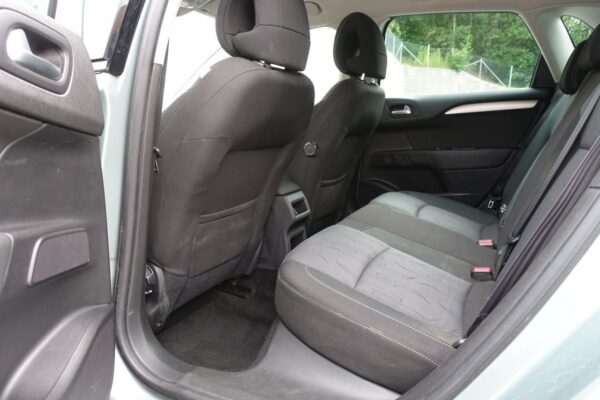 12 Citroën C4
