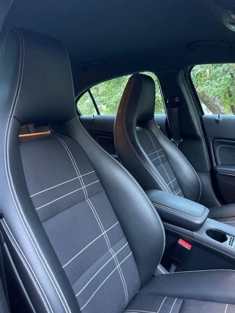 12 Mercedes-Benz Classe A