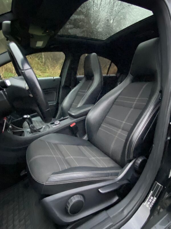12 Mercedes-Benz Classe A