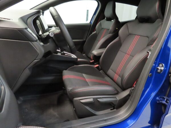 12 Renault Clio