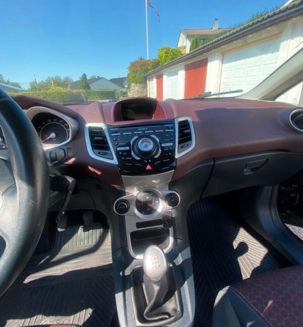12 Ford Fiesta