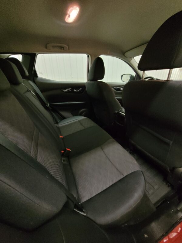 12 Nissan Qashqai