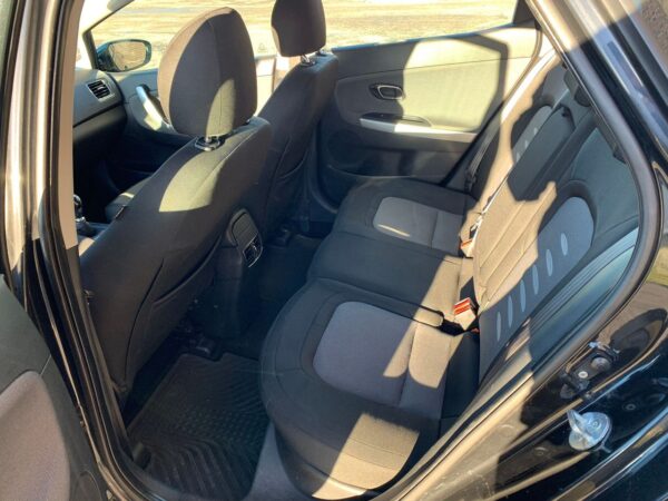 12 Kia Cee'd