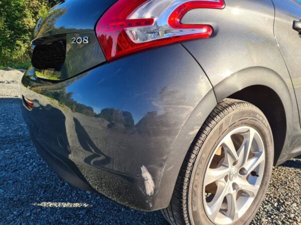 12 Peugeot 208