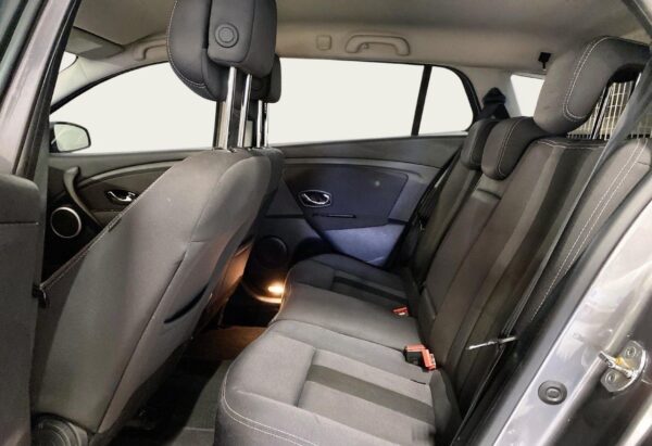12 Renault Mégane