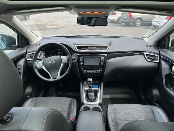 12 Nissan Qashqaï