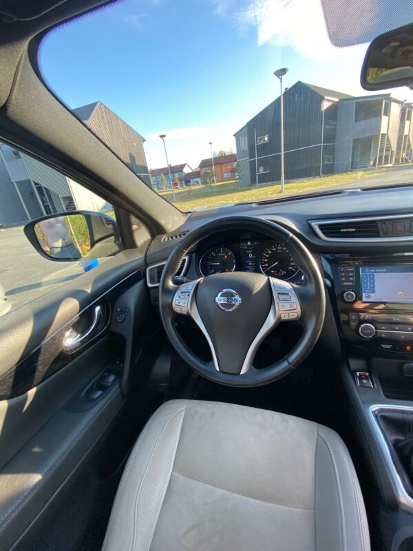 12 Nissan Qashqai