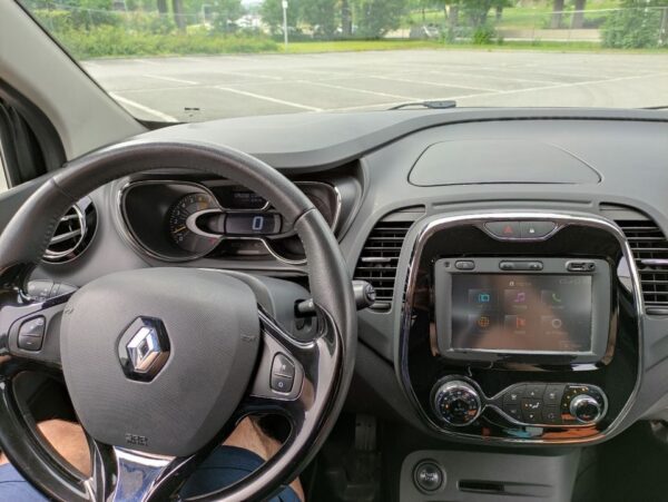 12 Renault Clio