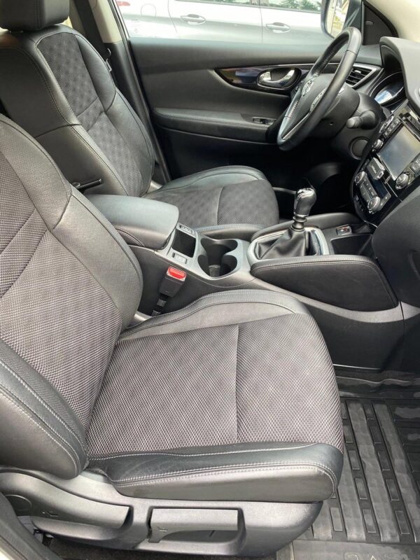 12 Nissan QASHQAI