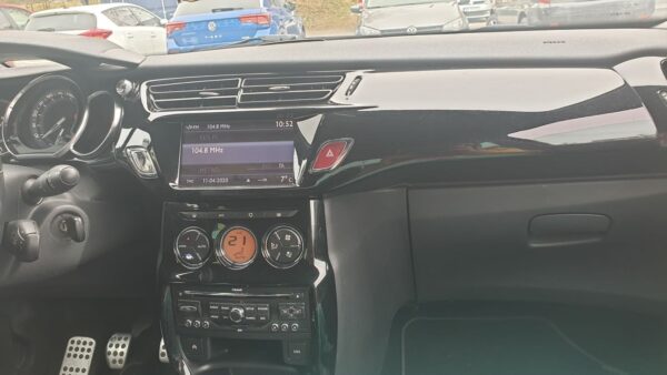 13 Citroën DS3