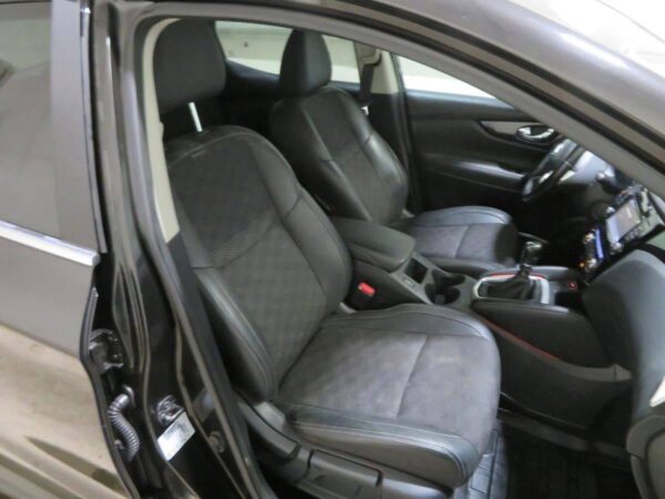 13 Nissan Qashqai