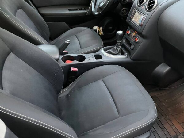 13 Nissan Qashqai