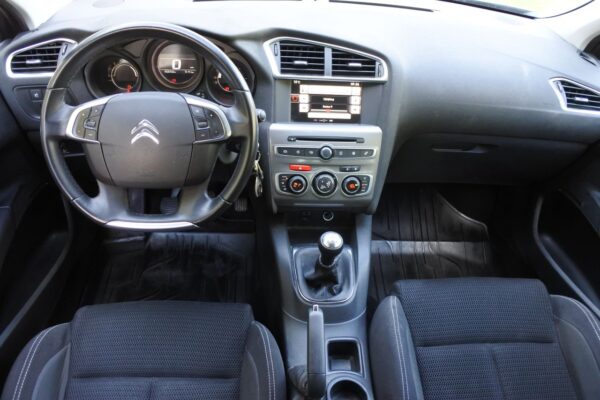 13 Citroën C4